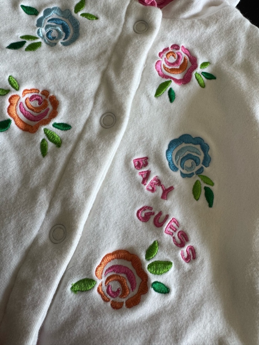 Y2K Baby GUESS White & Pink Hooded Floral Short-Sleeve Top - Picture 2 of 5